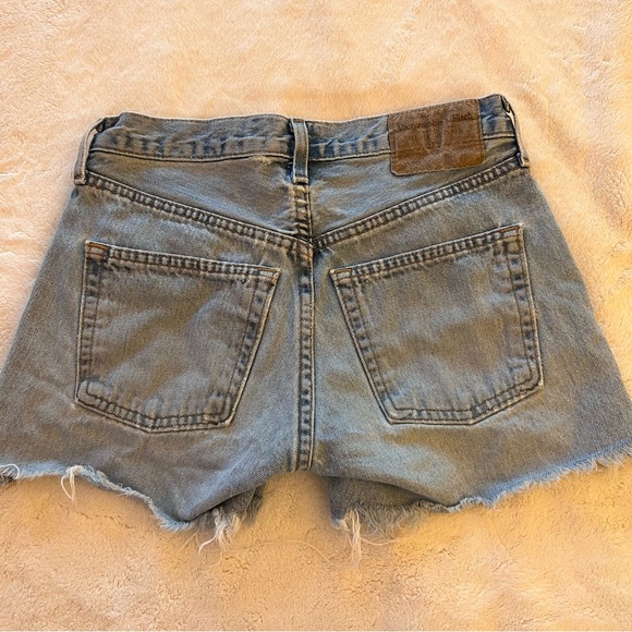 VINTAGE ABERCROMBIE AND FITCH SHORTS - Picture 4 of 7